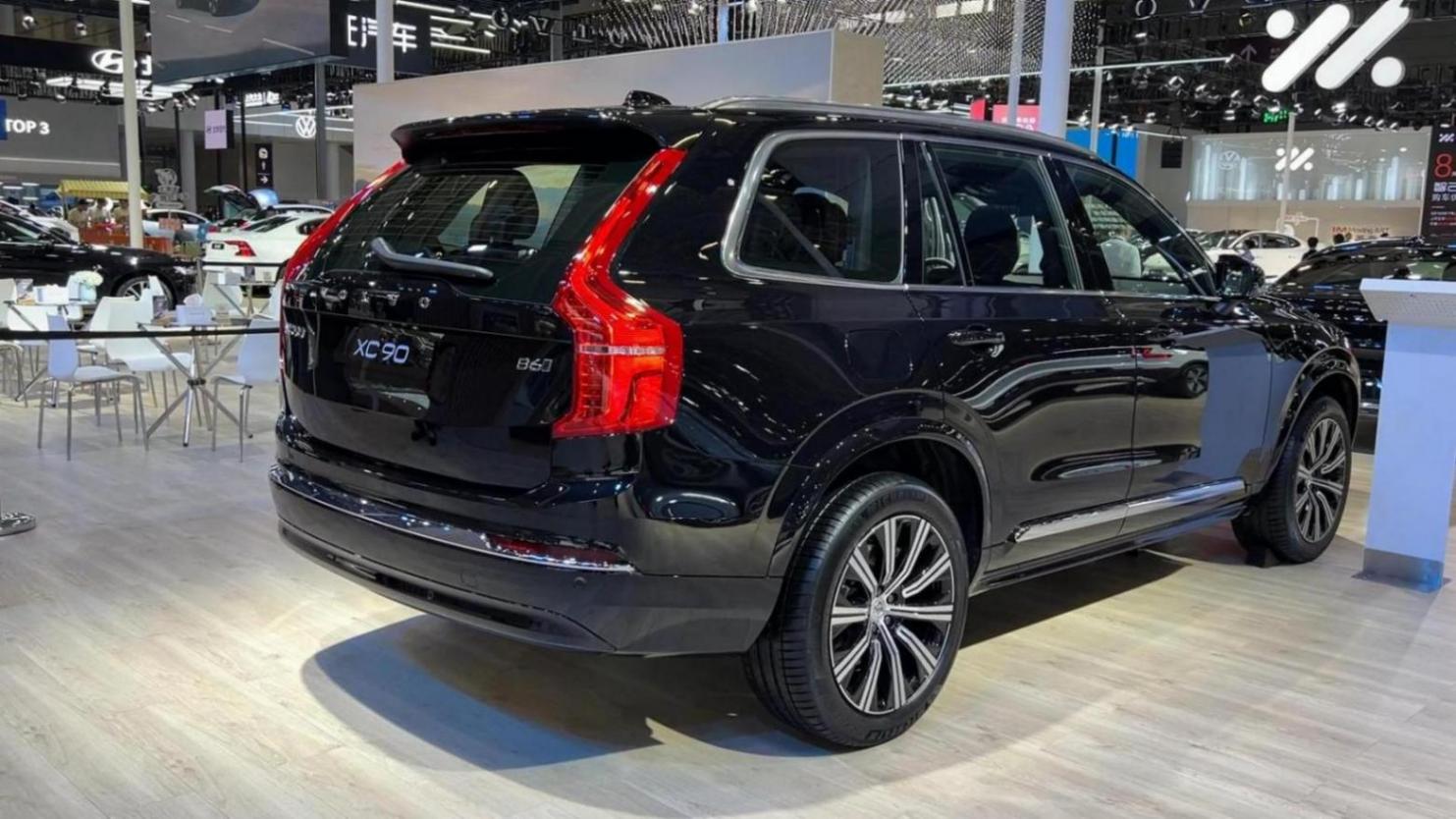 性能再提升!新款沃尔沃XC90上新,最高降幅20万了买吗