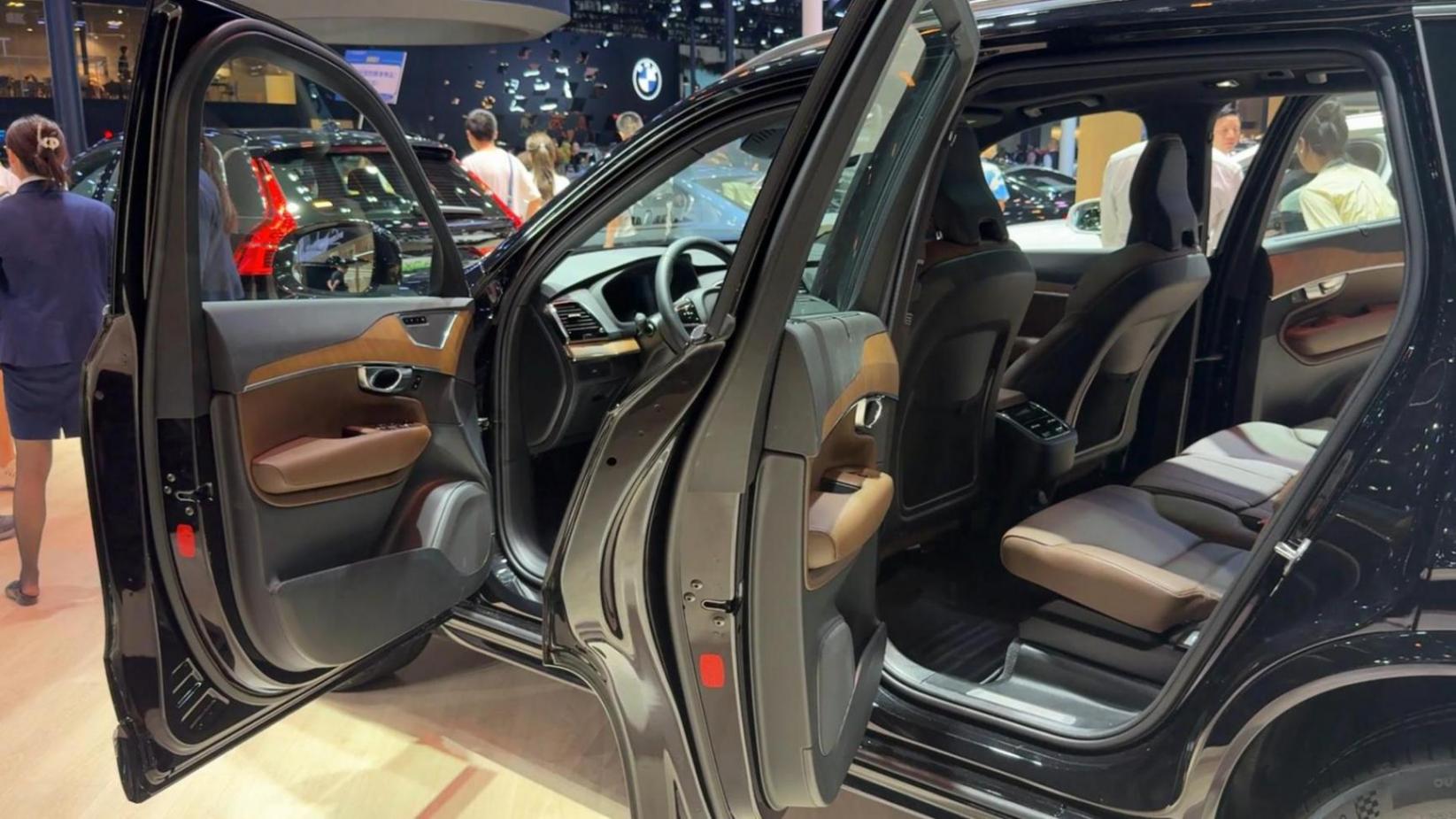 性能再提升!新款沃尔沃XC90上新,最高降幅20万了买吗