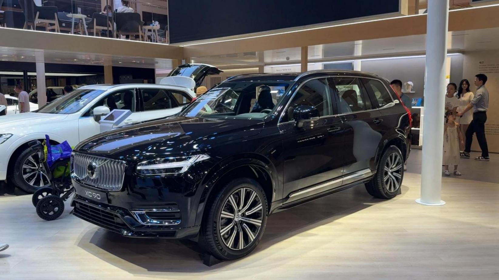 性能再提升!新款沃尔沃XC90上新,最高降幅20万了买吗