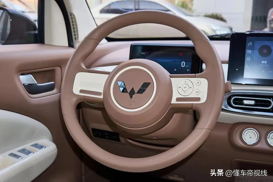 近期开启预订/续航205公里,全新五菱宏光MINIEV四门版发布