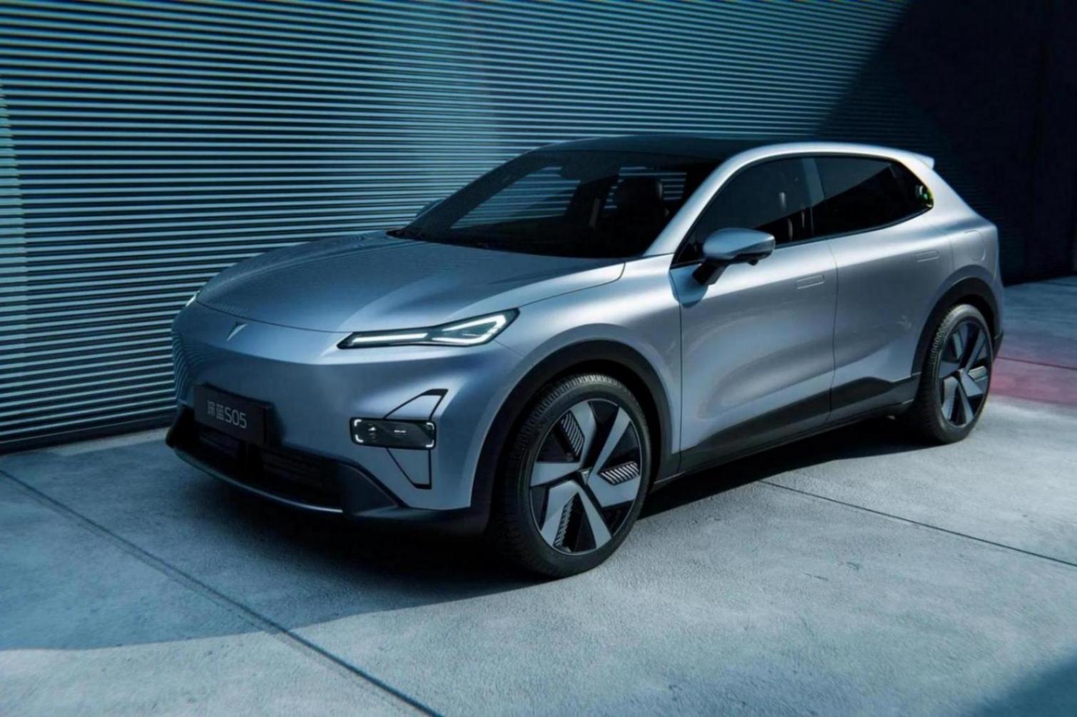 年轻人第一台纯电SUV,深蓝S05对比比亚迪元PLUS,怎么选更合适?