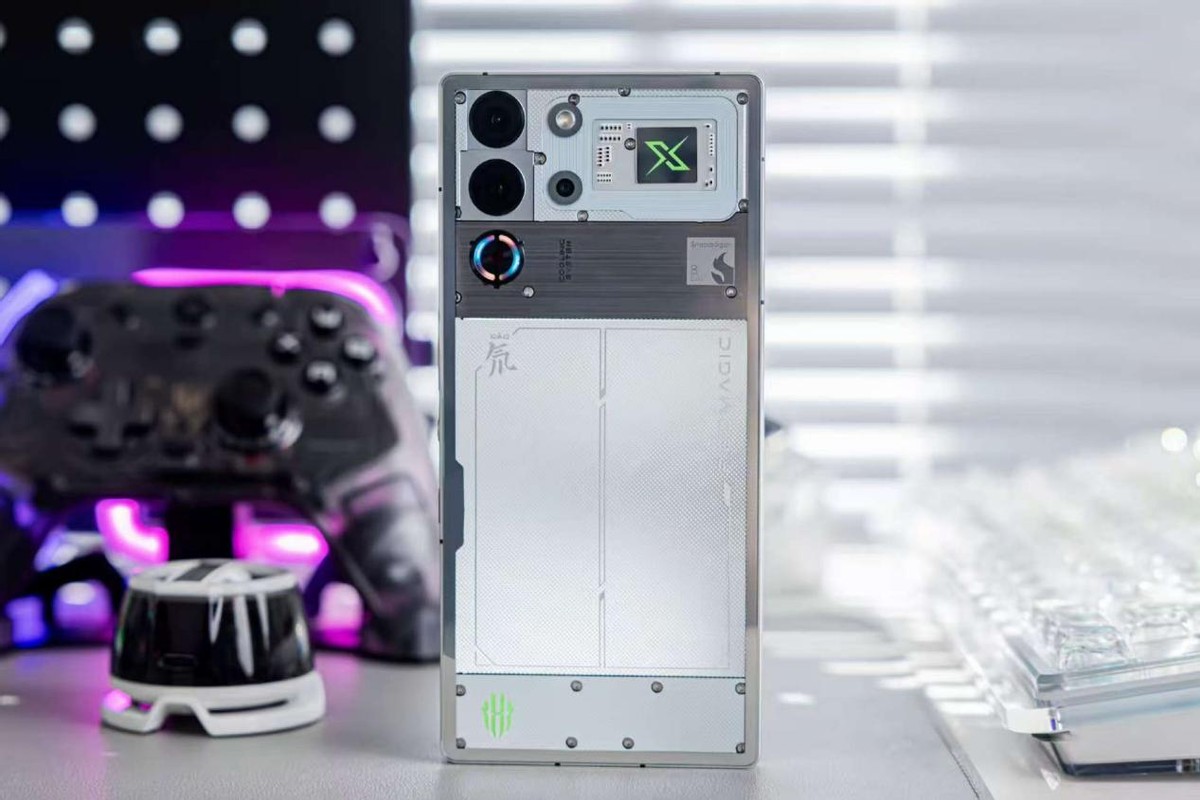 高性能手机中的王者!红魔10 Pro+、一加 13、小米15Pro对比