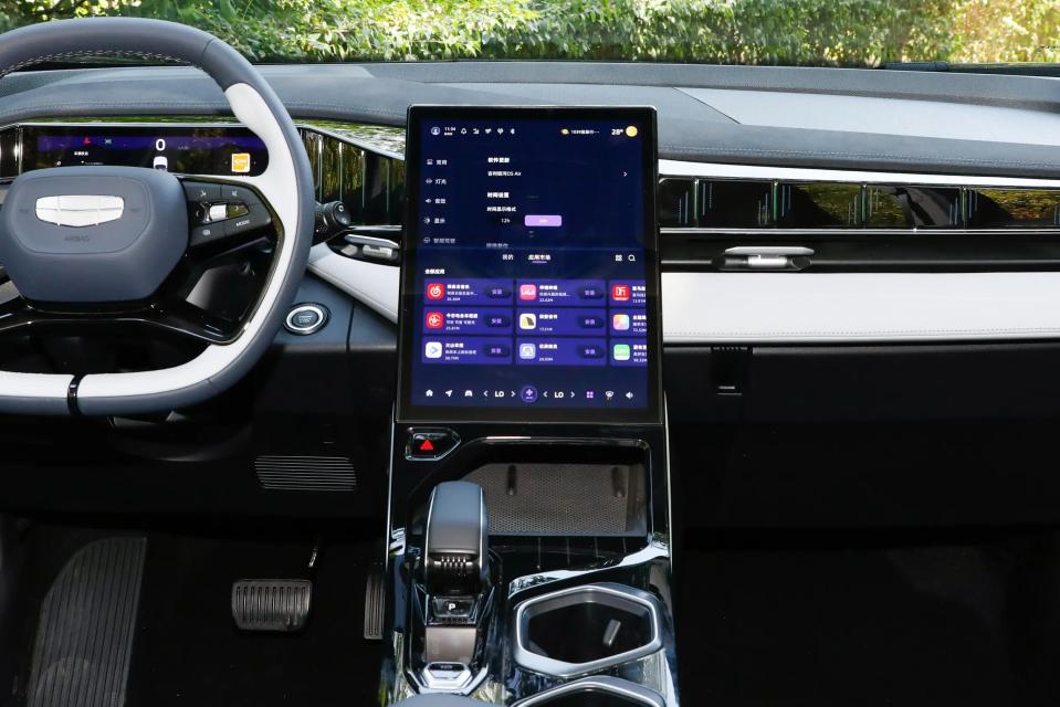 紧凑型 SUV 智能先锋博越 L,全能配置绝绝子!
