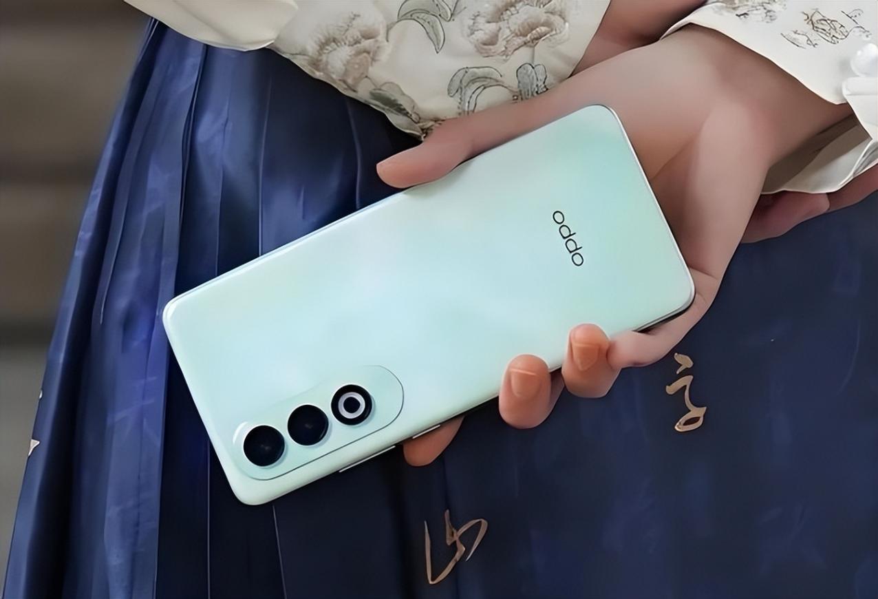 OPPO开始卷起来了:5500mAh+100W+骁龙7Gen3,跌至1279元