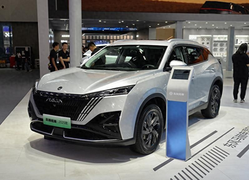 再等1天,2025款东风皓瀚将上市,车身加长配置更丰富