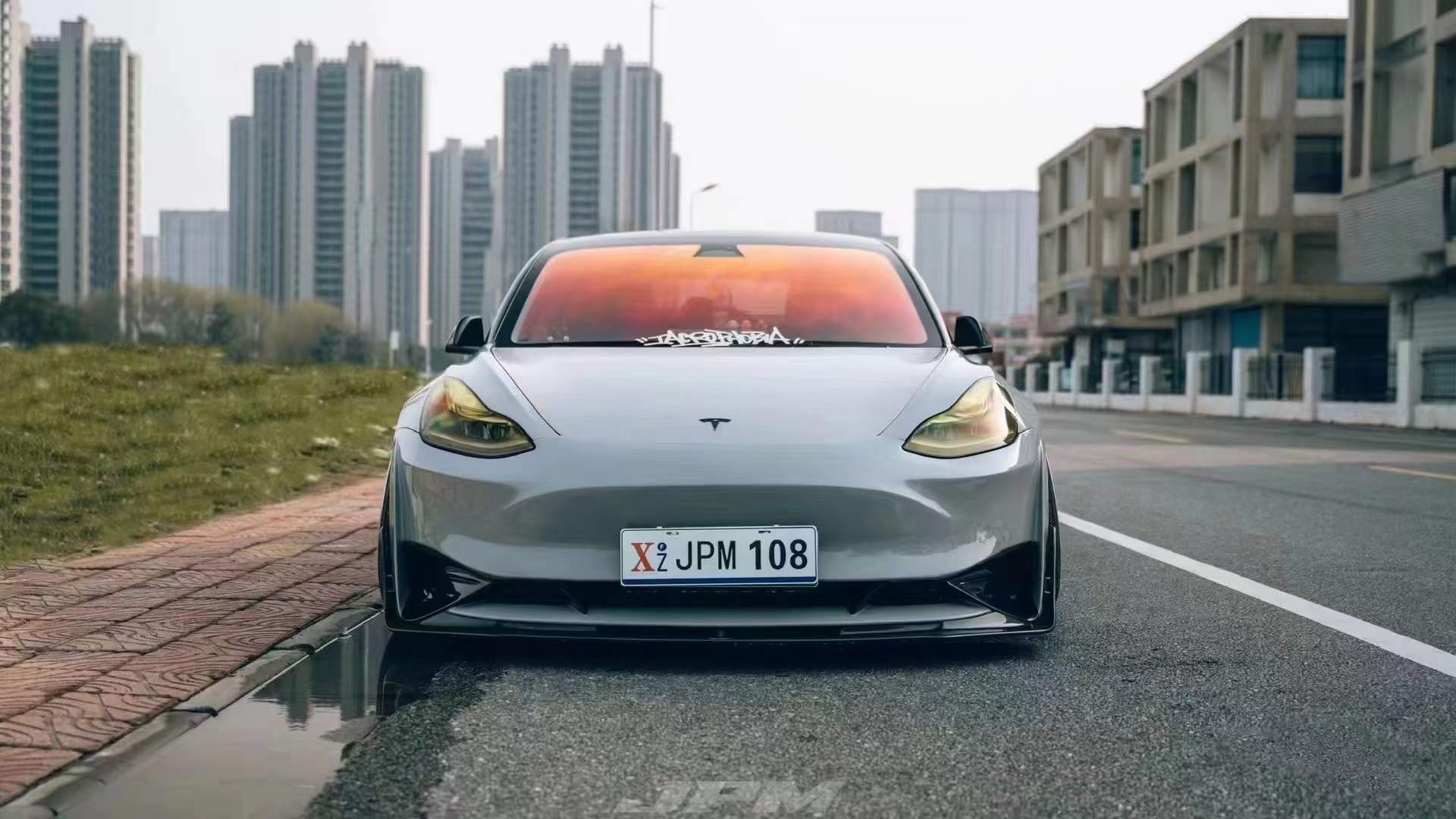 特斯拉 Model 3:AIRBFT 气动避震加持,重塑低趴魅力