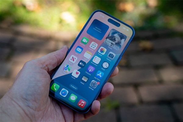 曝iPhone 17 Pro采用拼接材质:苹果史上变化最大的手机