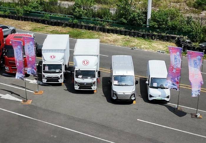 东风轻型车四大明星产品闪耀京东物流2025技能大赛总决赛