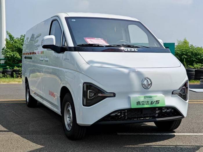 东风轻型车四大明星产品闪耀京东物流2025技能大赛总决赛