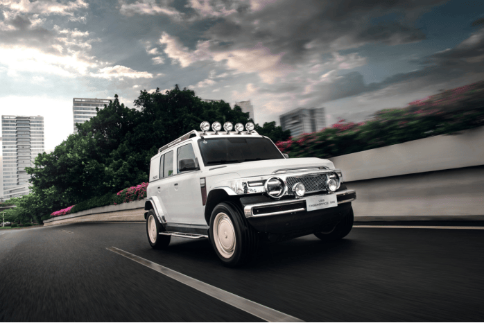 当工程师用游标卡尺丈量情怀:iCAR V23复古版如何把“爷青回”焊进钢板里