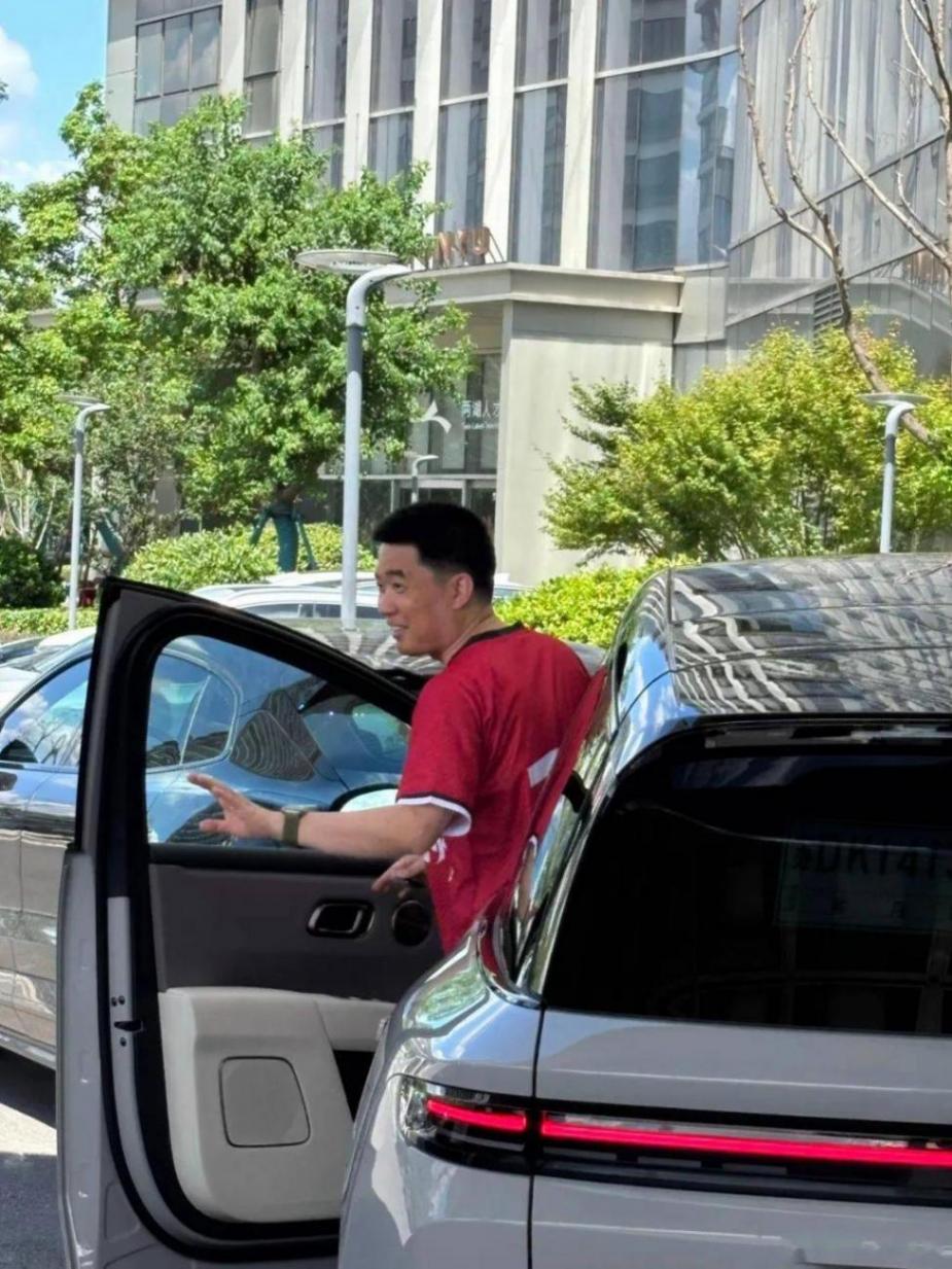 理想i8上市倒计时:VLA技术成“致命赌注”?